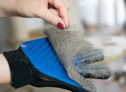 ANTI-HAIR GROOMING GLOVE FOR PETS