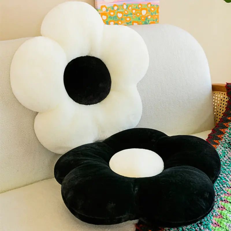 FLOWER PLUSH PILLOW