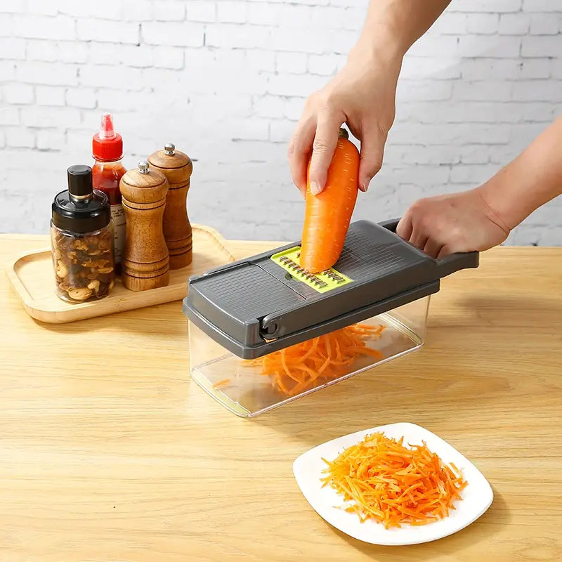 MULTIFUNCTIONAL VEGETABLE CHOPPER